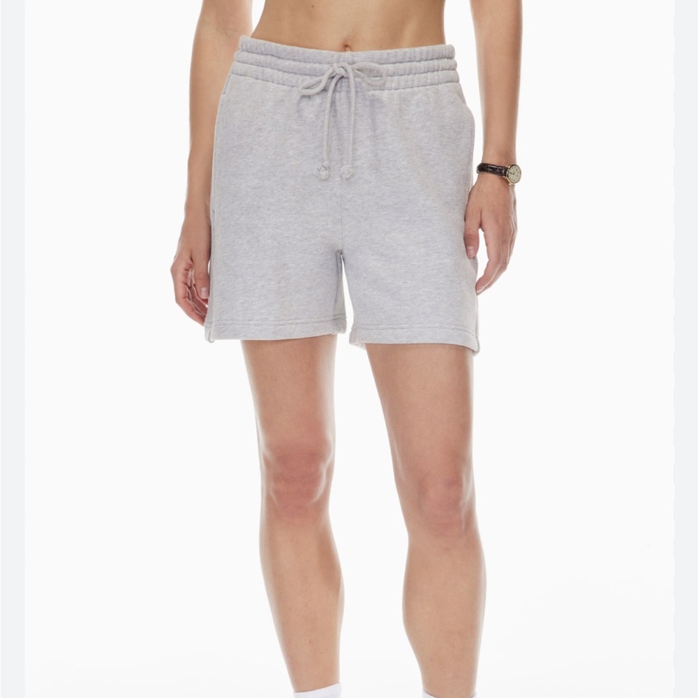 TNA Cozy Fleece Boyfriend 5” Sweatshort